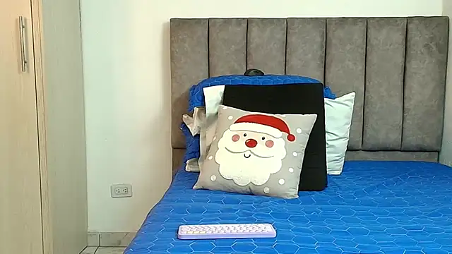 karina_lewis_'s cam snapshot