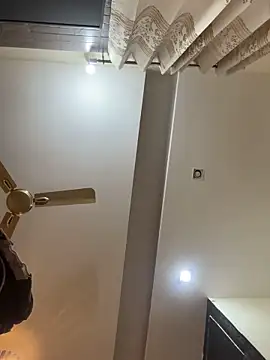 yours_chahat's cam snapshot