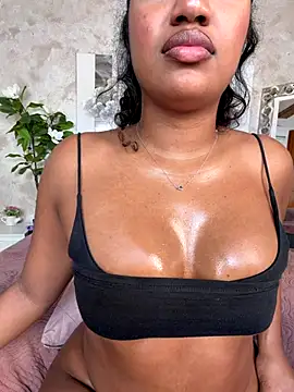 MilaTeenX's cam snapshot