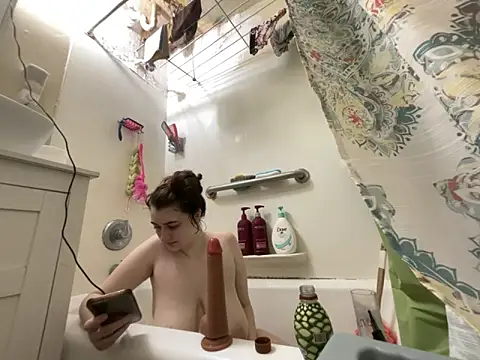 Snowbunnycake_131 live sex cam