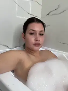 KikiWatson live sex cam