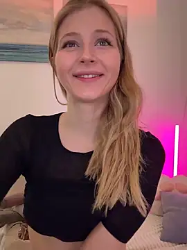 LunaRase live sex cam