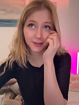 LunaRase live sex cam