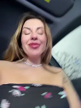 MilfNextDoor20 live sex cam