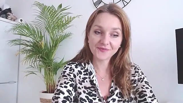 AliciaDesire's cam snapshot