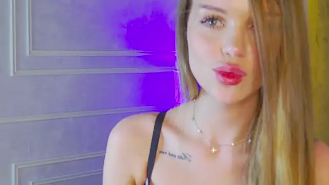 MarilynNova's cam snapshot