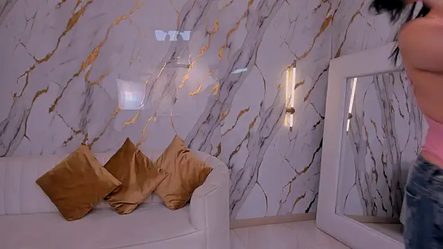 MaddisonLowe's cam snapshot