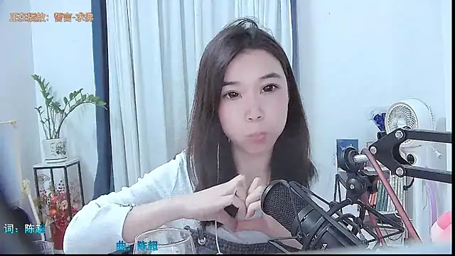 Amity-ox live sex cam