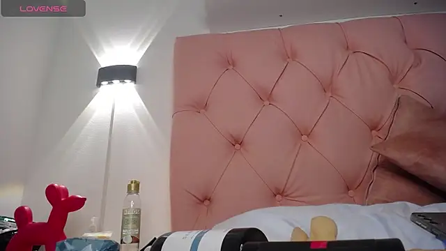 victoria_243 live sex cam