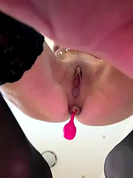 Hott_Lolla live sex cam