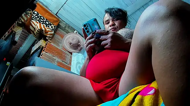 lucianaosorno25 live sex cam