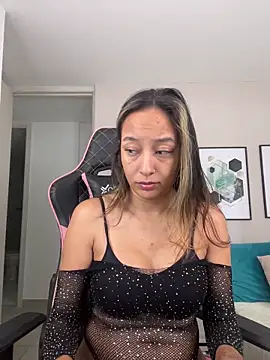 DianaHopson's cam snapshot