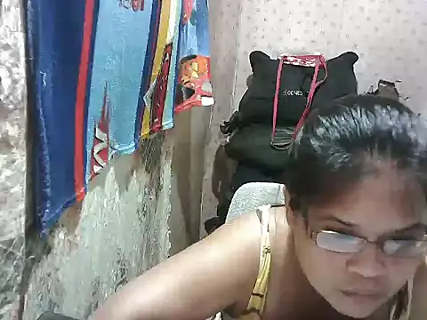 Hotty_babe23's cam snapshot