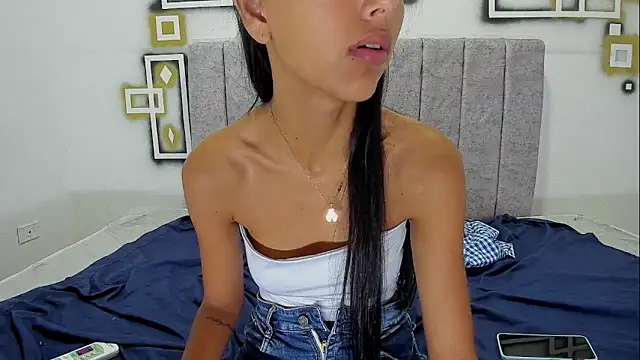 pia_houns17 live sex cam