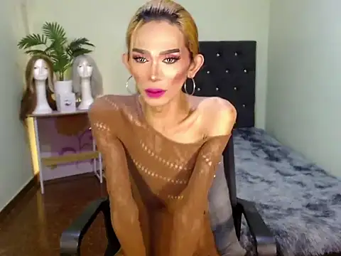 itsmeMonicaloove69 live sex cam