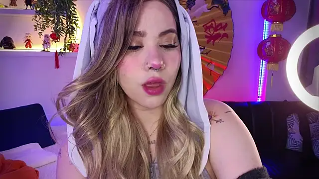 albaismynameX live sex cam