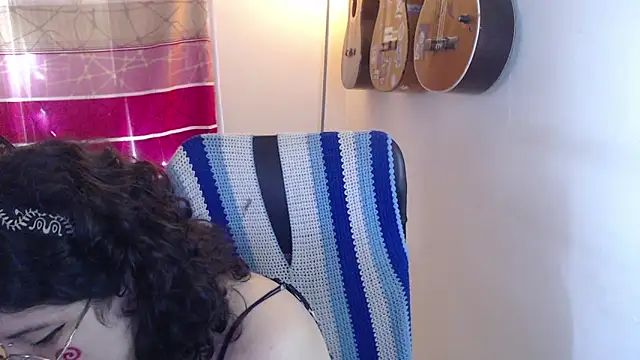 Smoke_trip_Alicia's cam snapshot