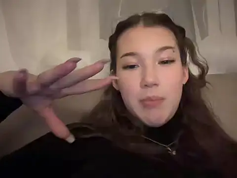 lilXdomii live sex cam