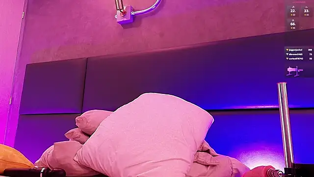 Leslymonroe's cam snapshot