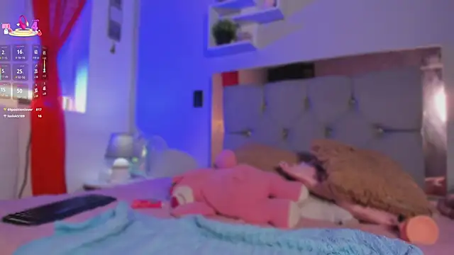 caro_sanchezz's cam snapshot