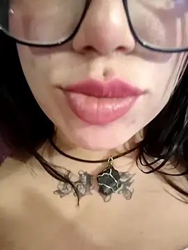 Kitty_Melodi live sex cam