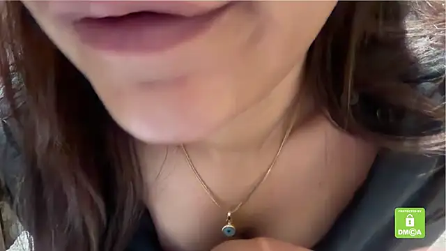 Saasybooo live sex cam