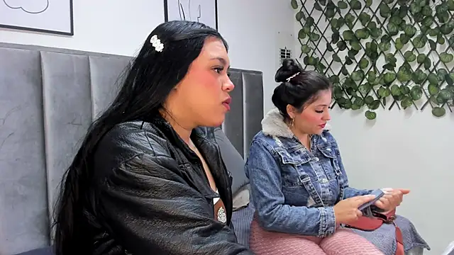 Kyra_Right's cam snapshot