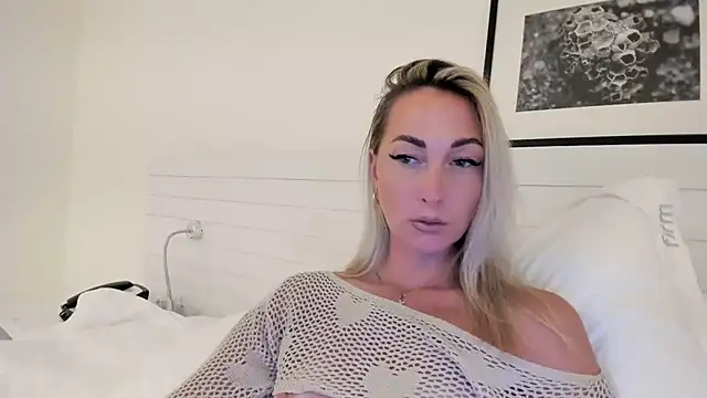 StarryHanna's cam snapshot