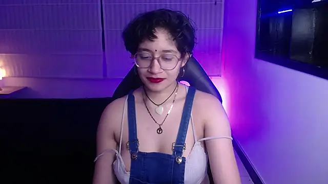 Lili_Gomez_'s cam snapshot