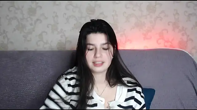 KisaModel's cam snapshot