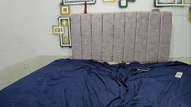 pia_houns17's cam snapshot