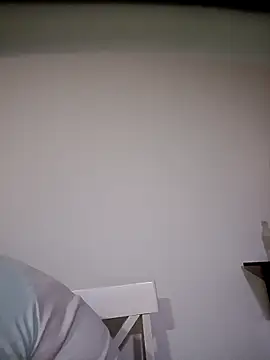 jade_nevez9090's cam snapshot