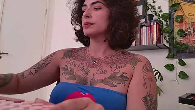 TaliMajesty's cam snapshot