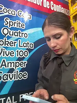 Alysson-- live sex cam