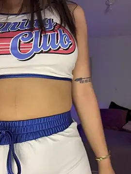 HoneyMollyX live sex cam