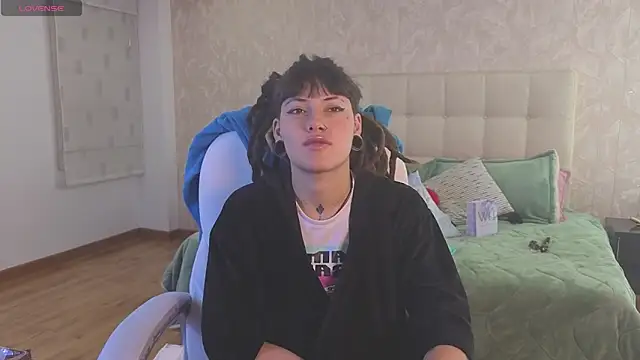 _sharlotte777's cam snapshot