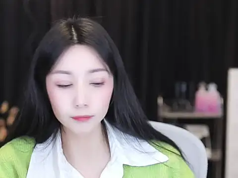 Nuyoah-77 live sex cam