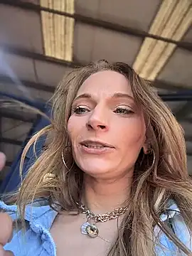 PrettiPluto live sex cam