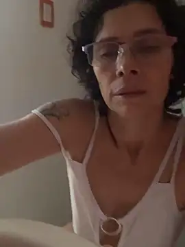 MireyaTorresGu live sex cam