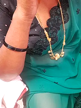 Tamil_Ammani's cam snapshot