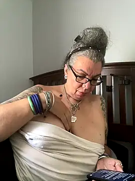 dieseldame1313 live sex cam