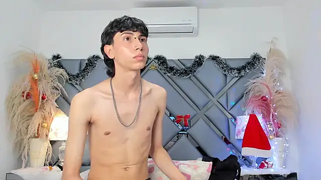 Milan_LewisS live sex cam