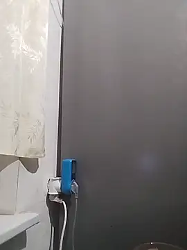 CutieMarine's cam snapshot