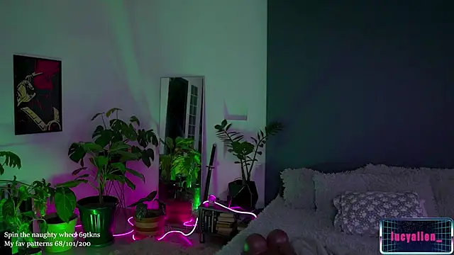 LucyAllenX live sex cam