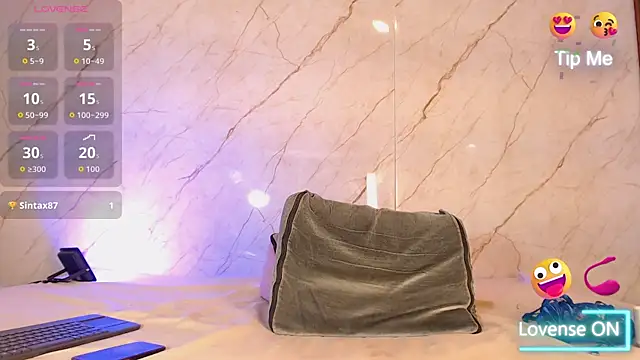 LucianaaMorena's cam snapshot