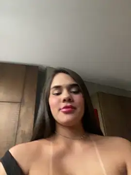 BellaLeclair's cam snapshot