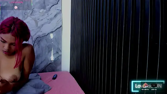 Luna_Ember's cam snapshot