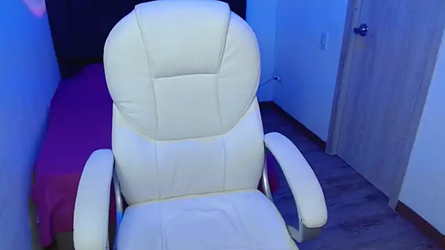 CherryBloom__'s cam snapshot