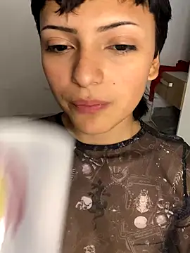 MiaLuxx_'s cam snapshot