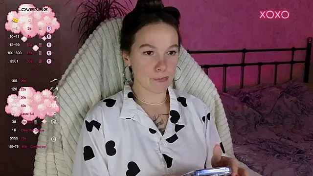 lil_luna_x's cam snapshot